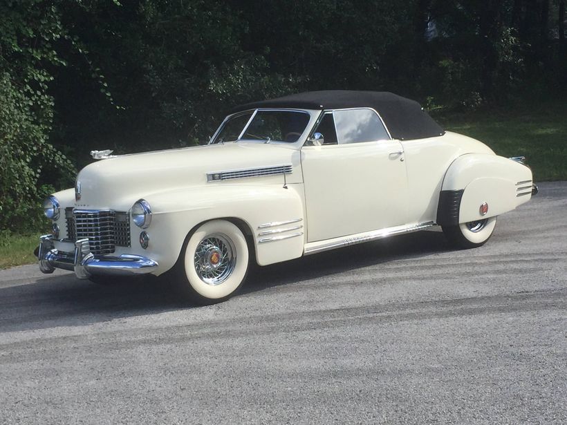 1941 Cadillac Series 62 Deluxe Convertible Coupe