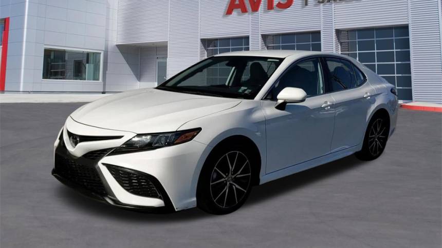  2022 Toyota Camry SE