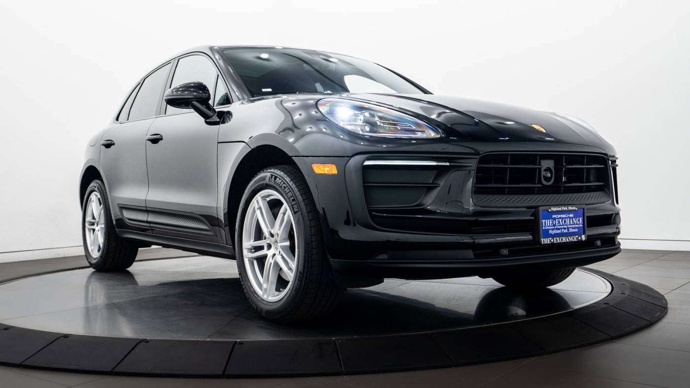  2023 Porsche Macan Standard