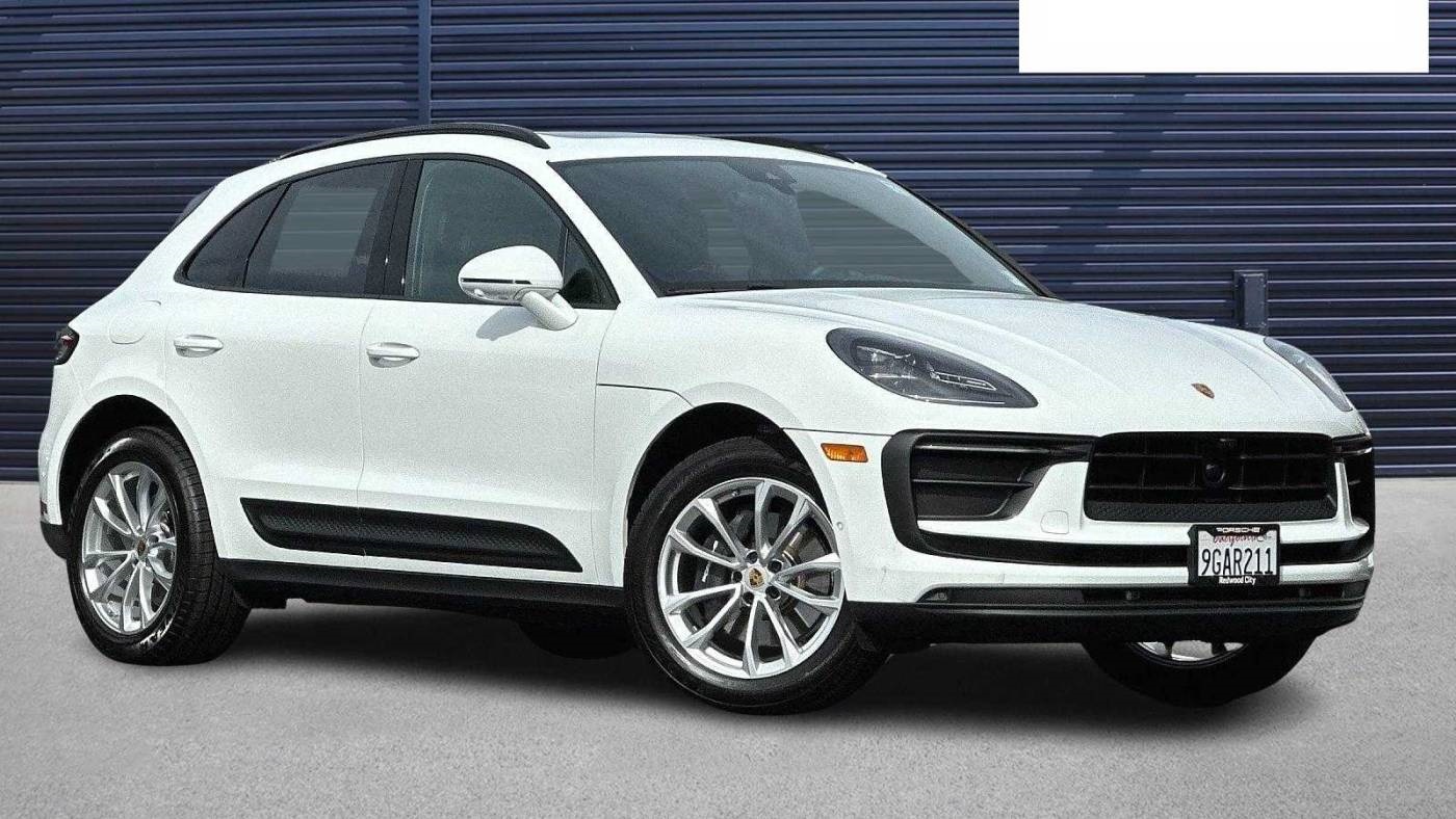  2023 Porsche Macan Standard