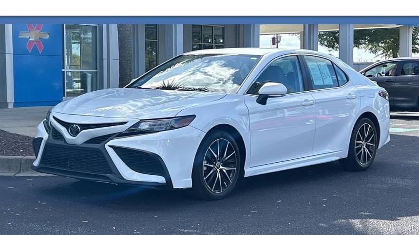  2023 Toyota Camry SE