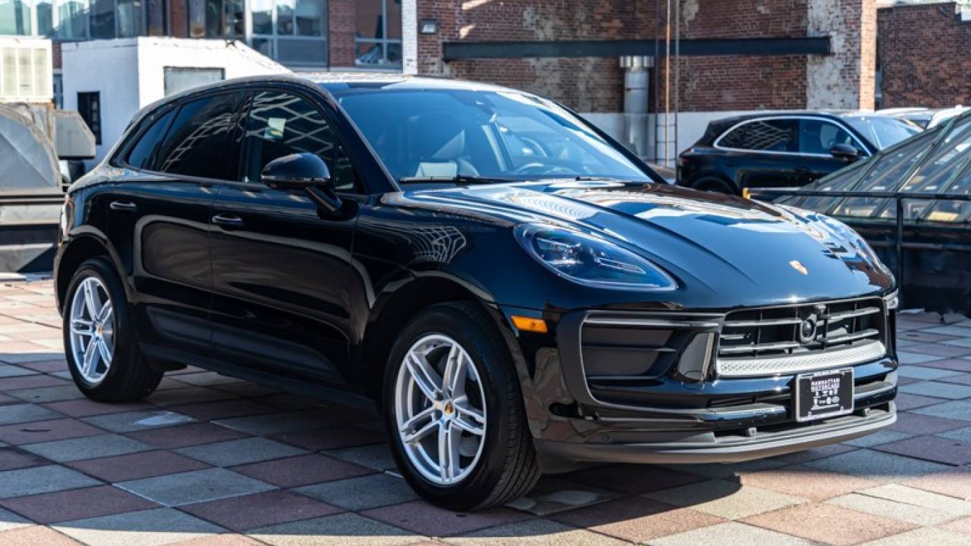  2023 Porsche Macan Standard