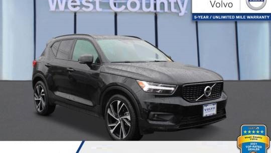  2021 Volvo XC40 R-Design