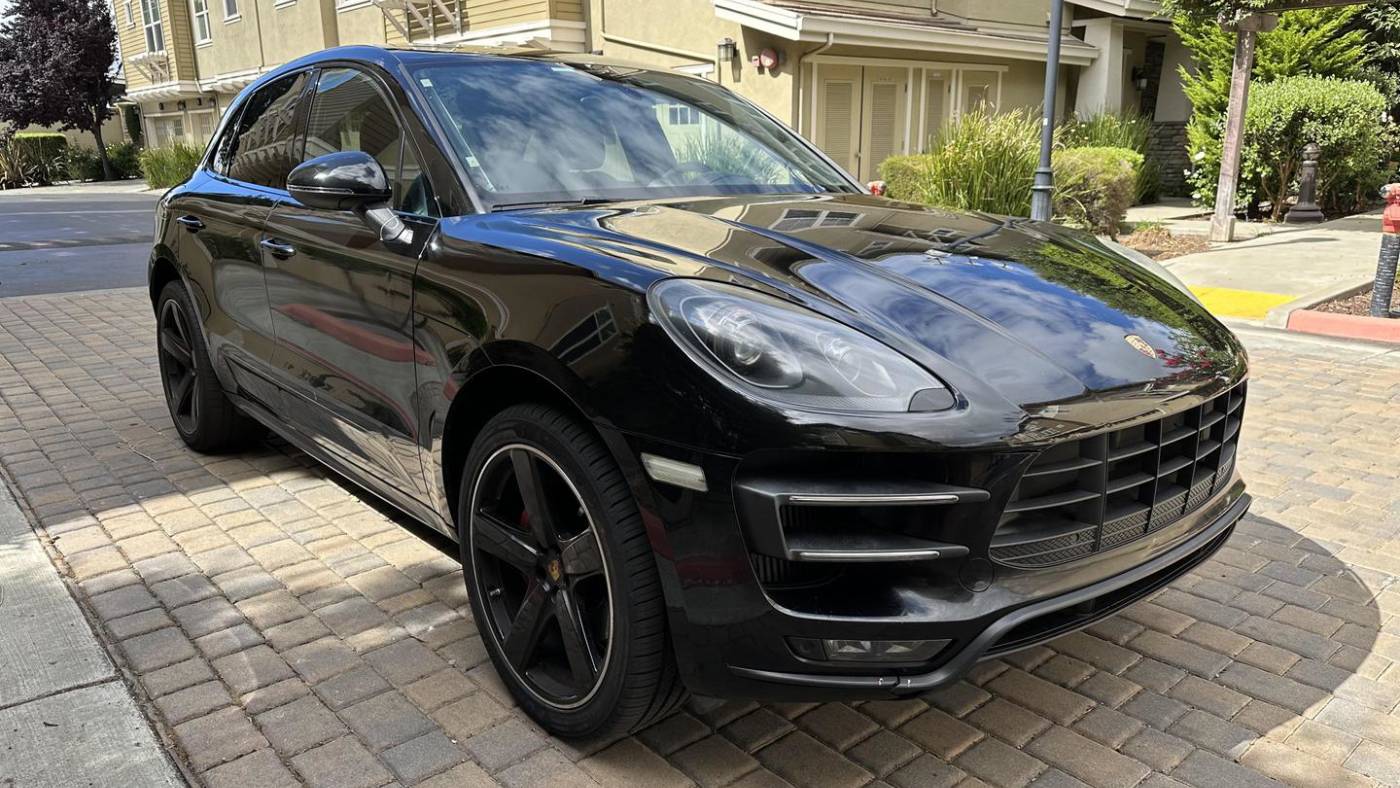  2016 Porsche Macan Turbo