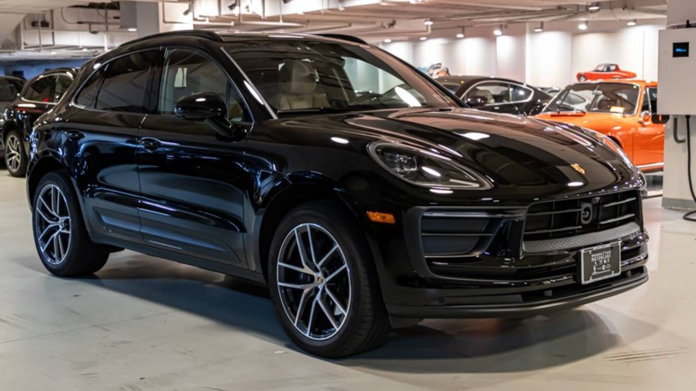  2023 Porsche Macan Standard