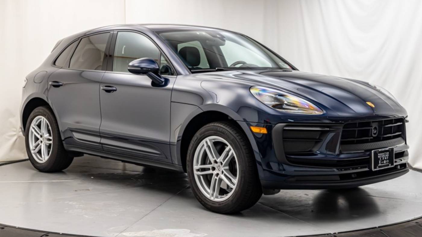  2023 Porsche Macan Standard