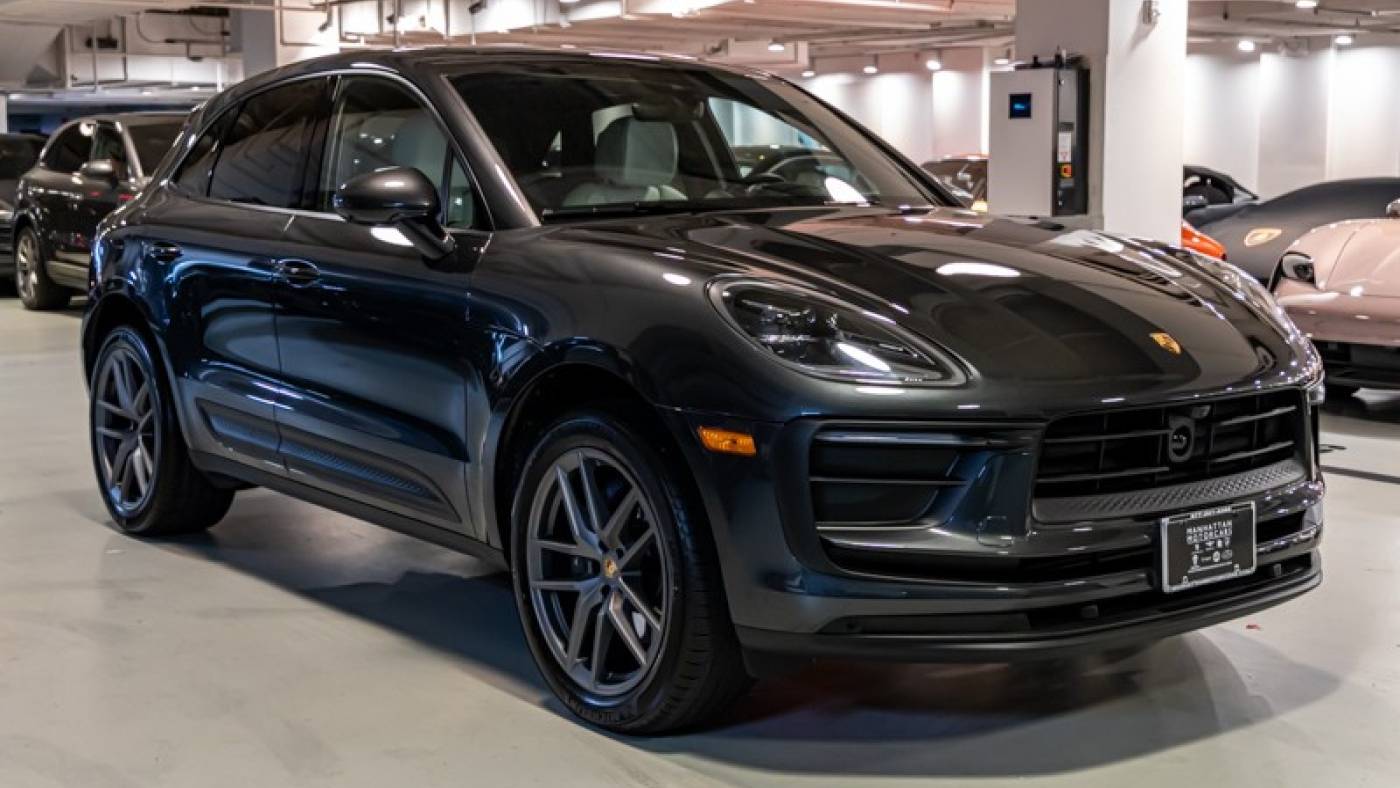  2023 Porsche Macan Standard