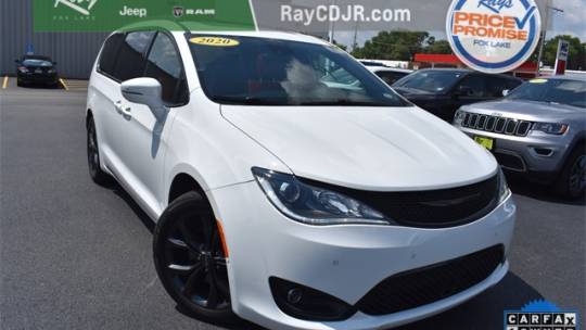  2020 Chrysler Pacifica Red S