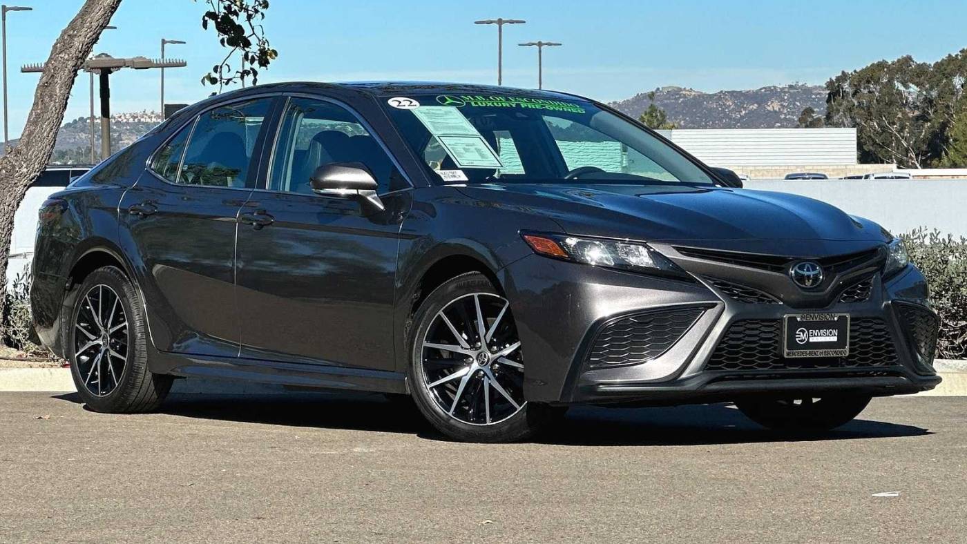  2022 Toyota Camry SE