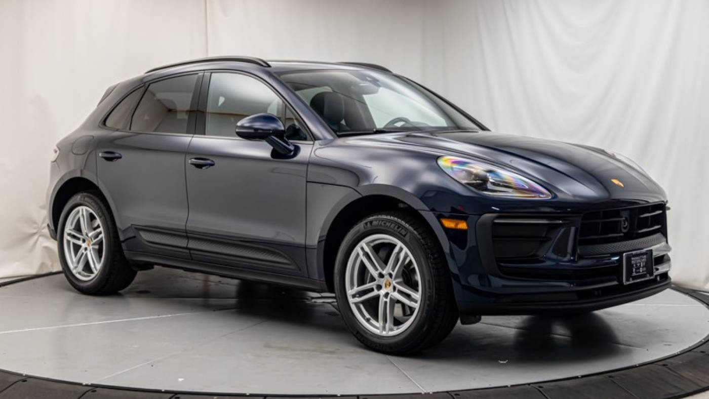  2023 Porsche Macan Standard