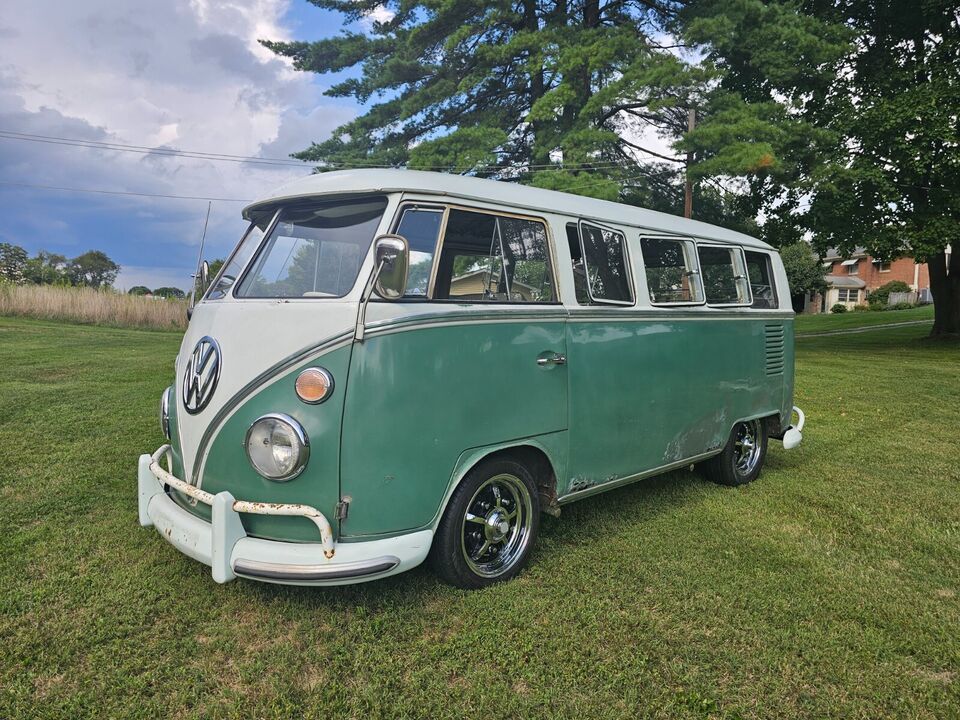 1965 Volkswagen 13 Window Deluxe