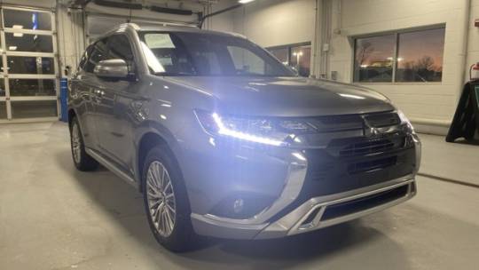  2022 Mitsubishi Outlander Plug-In Hybrid LE