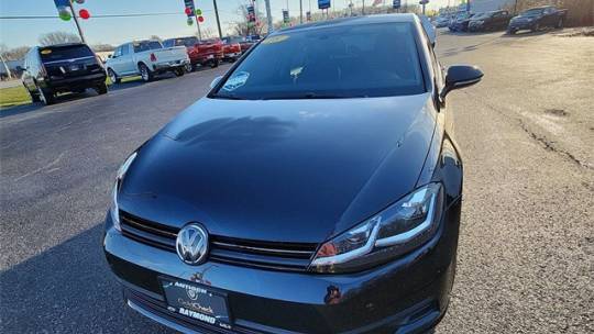  2018 Volkswagen Golf SE