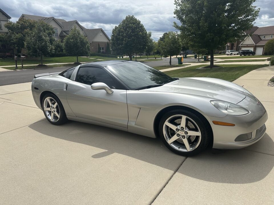 2006 Chevrolet Corvette Z51 Package and 3LT Package