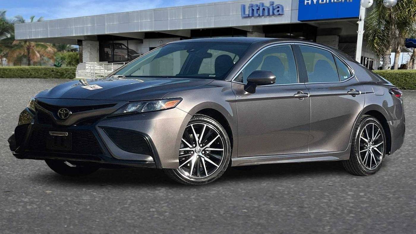  2021 Toyota Camry SE