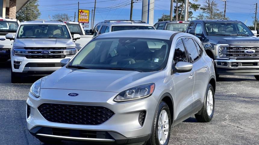  2020 Ford Escape SE