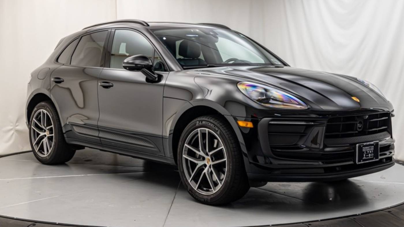  2023 Porsche Macan Standard