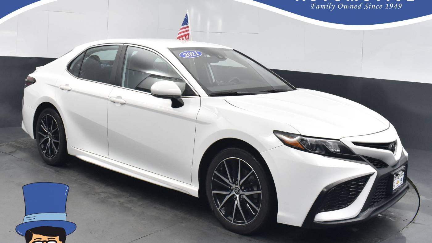  2021 Toyota Camry SE