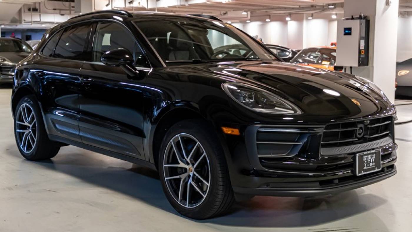  2023 Porsche Macan Standard