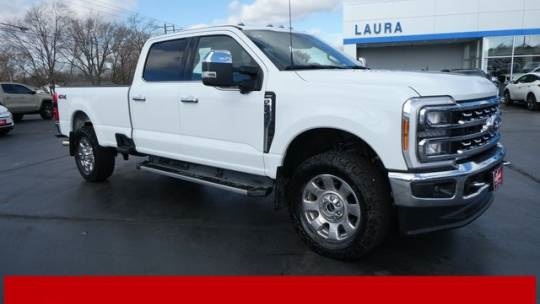  2023 Ford Super Duty F-350 LARIAT