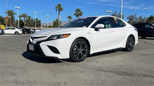  2020 Toyota Camry Hybrid SE