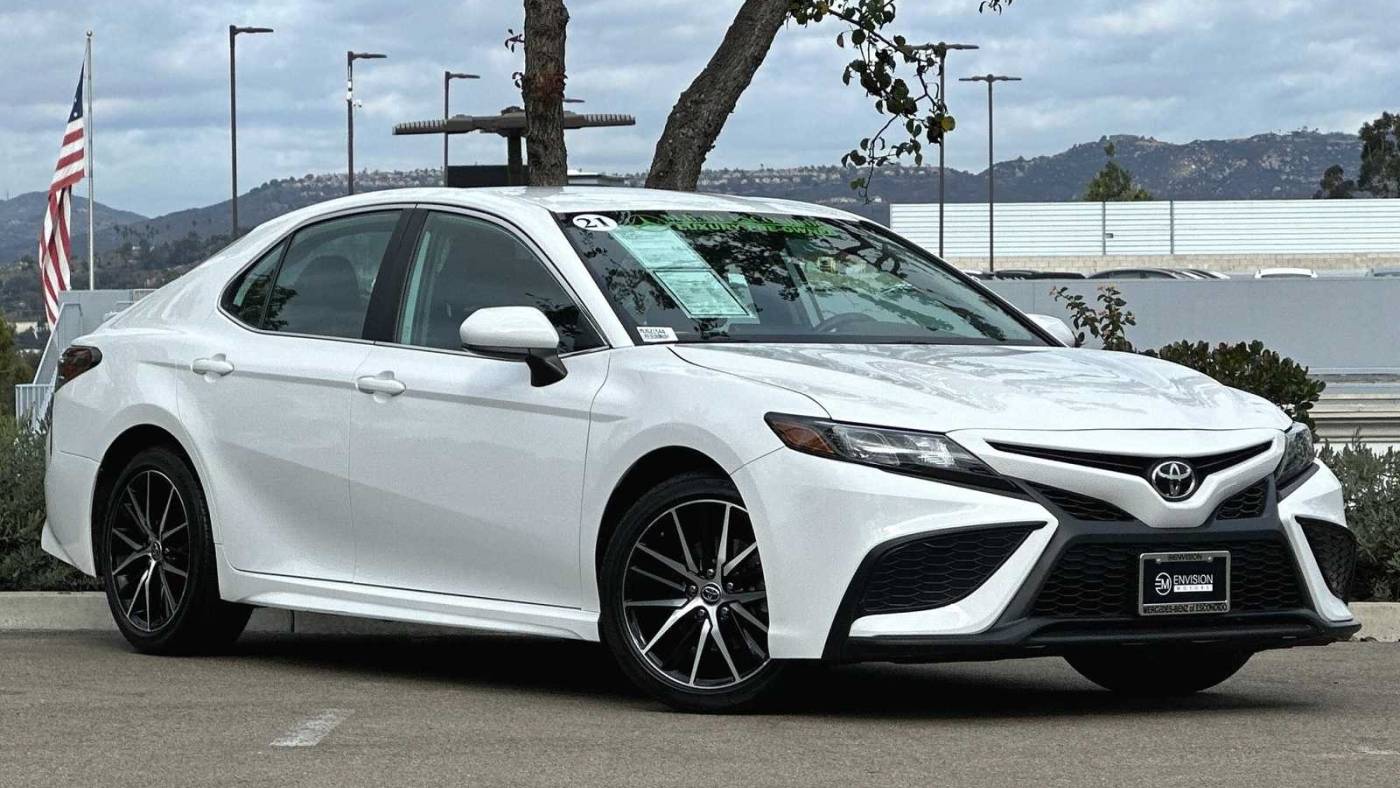  2021 Toyota Camry SE