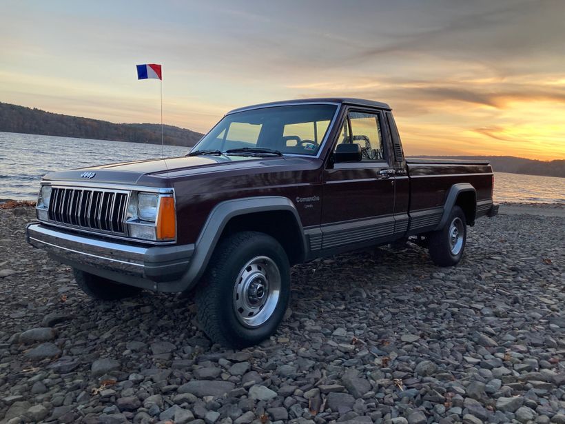 1988 Jeep Comanche Laredo 4x4 Pickup